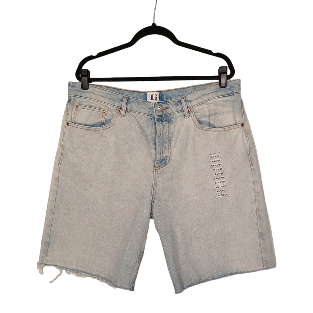 NEW BDG URBAN OUTFITTERS Light Denim Dad Raw Hem Button Fly Jean Shorts 36